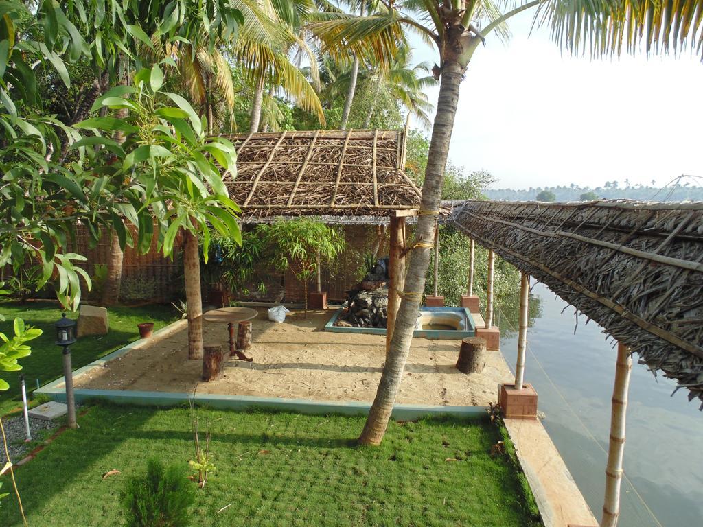 Ambadis Villas Kodungallur Exterior photo