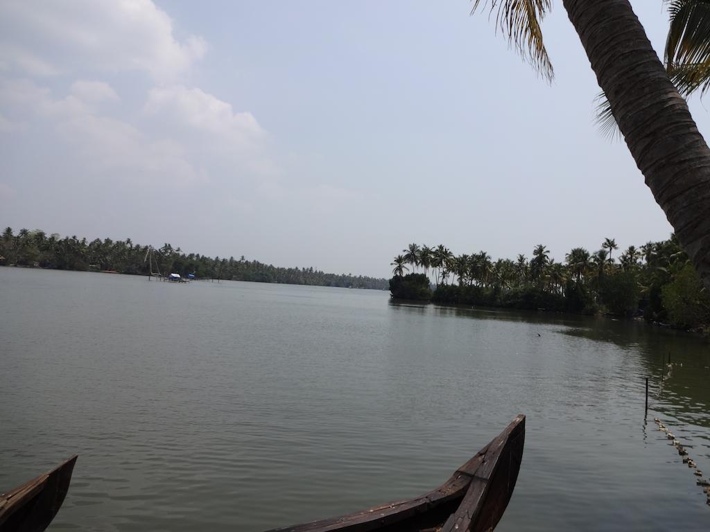 Ambadis Villas Kodungallur Exterior photo
